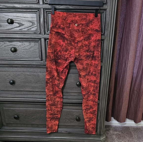 Lululemon Lunar New Year legging - Picture 4 of 11